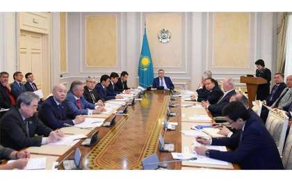 阿拜175周年和法拉比1150周年庆典筹备事务讨论会议在总统府举行