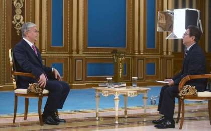 托卡耶夫总统接受中国中央电视台采访