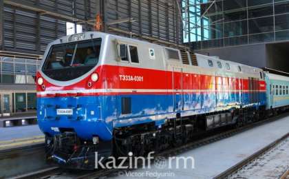 铁路部门多措并举缓解车票短缺情况