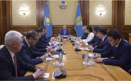 托卡耶夫总统接见总统办公厅领导层