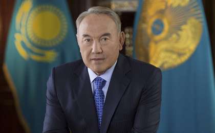 胜利日：纳扎尔巴耶夫出席俄罗斯阅兵式