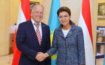 纳扎尔巴耶娃会见奥地利联邦议会议长阿佩