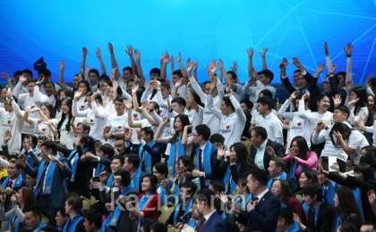 总统：哈萨克斯坦正建立总统青年人才储备库