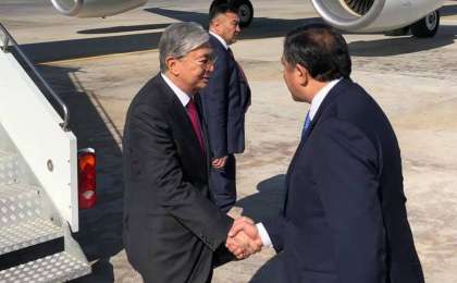 托卡耶夫总统抵达阿特劳开始工作视察