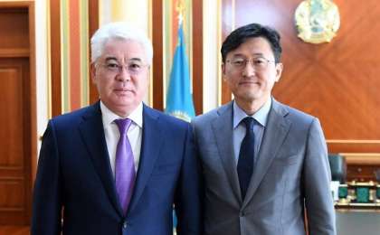 阿塔穆库洛夫会见韩国副外长