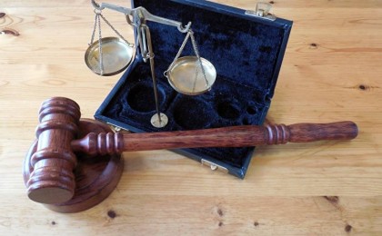 Қарағандыда егіз баласын өлтіріп алған әйелге сот үкімі шықты