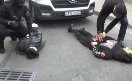 Танымал эстрада әншілеріне ұйымдасқан қылмыстық топ құру айыптары тағылды