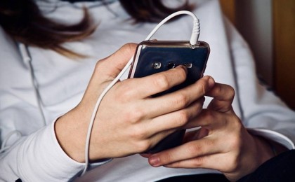 Оралдағы сұмдық: оқушы өгей әкесі жіберген аудио хабарламаны анасына көрсеткен