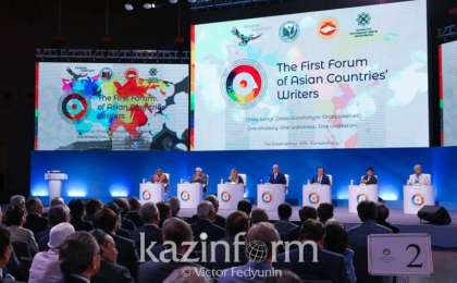 托卡耶夫总统提议建立储存亚洲作家文学作品的电子图书馆