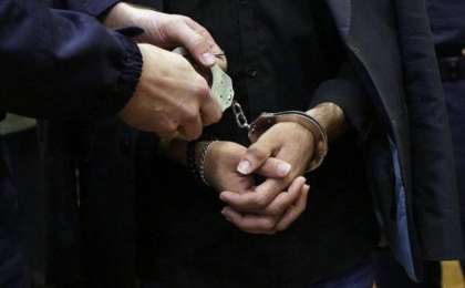 霍尔果斯口岸查获一起非法走私皮草服装案