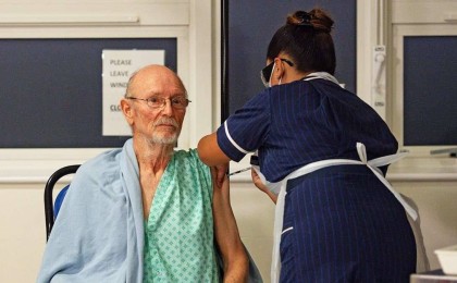 Коронавирусқа қарсы вакцинацияланған алғашқы адам қайтыс болады