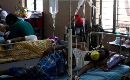 Үндістанда дәрігерлер науқастардың көздерін ойып алып тастауда