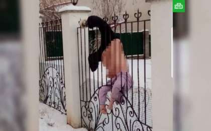 Ешкім көмекке келмеген: Қоршаудан асып өтпек болған әйел үсіп өлді