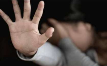 Алматы облысында ер адам туған қыздарын 11 жасынан бастап зорлап келді деп айыпталуда