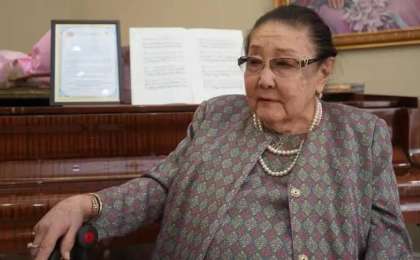 Air Astana халық әртісі Бибігүл Төлегеноваға дөрекелік көрсетті