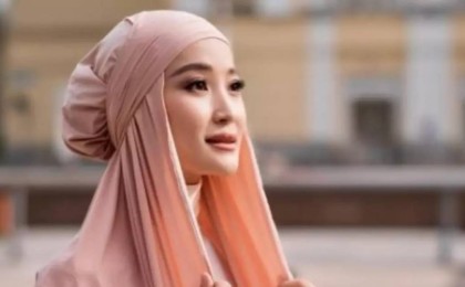 "Өзім қамқор боламын": Мөлдір Әуелбекова ұлының сөздерінен кейін жылап қалды