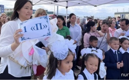 1 "П" сыныбы: Алматыдағы мектептердің бірі 17 бірінші сынып қабылдады (ФОТО)