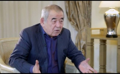 Тоқаевтың қазақша сөйлемейтіні қанымды қарайтады: Жүрсін Ерман президентке шүйлікті (видео)