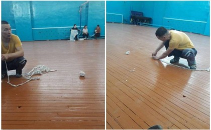 Мектептегі еденді мақтамен бітеу сәтін интернетке шығарған мұғалімге қысым көрсетілген