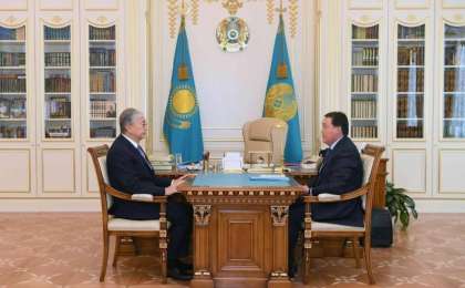 总统接见政府总理马明