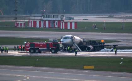 一架客机在莫斯科迫降时起火致40人罹难 外交部正在核实乘客中有无哈萨克斯坦公民