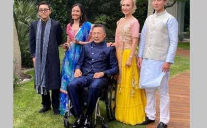 Экс-министр Мыңбаев көпшілік алдына мүгедектер арбасымен шықты