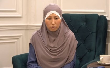 Сириядан оралған қазақ әйелі: "Үйімізге бомба түсіп, 3 жастағы қызымыз шетінеп кетті"