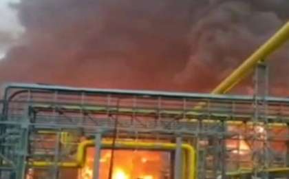 印度新孟买一石油天然气公司起火 致至少7死2伤