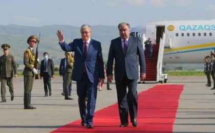 Тоқаев ресми сапармен Душанбеге барды