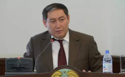 «Ешкім бұлай қорламаған»: Ақсу әкімі жиналысқа қатысқан әйелді жылатып қойды