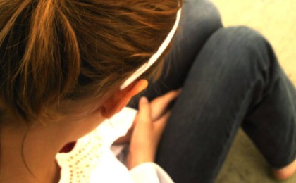 Екі ер адам 12 жасар қыздармен жыныстық қатынасқа түсті: істің мән-жайы