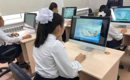 首都新建成的阿拜高级中学将开设“阿拜学”教育课程