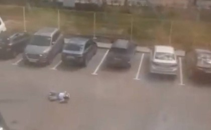 Қарағандыда ер азамат жанжал барысында екі адамды атып тастады (видео)