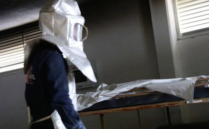 Коронавирустан "көз жұмған" әйел жерлеу рәсімінде туыстарын есеңгіретіп тастады