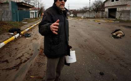 Ресейлік әскерилер Украинада қаза тапқандарды көшеге тастап кеткен