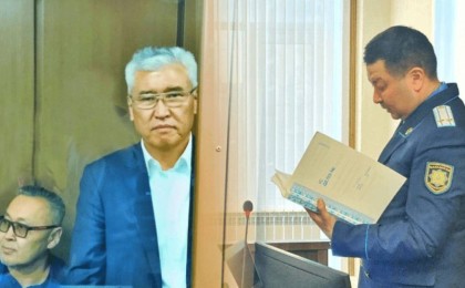 "Не сандырақтап тұрсың?!": экс-министр Мұхамедиұлы прокурорға неге шүйлікті