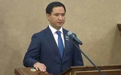 Мандатын алғанына 1 апта өтпеген Мәжіліс депутаты туралы жағымсыз ақпарат тарады 