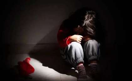 Құлсарыда 7 жасар қыз баланы суға тұншықтырып өлтірген педофил өмір бойына сотталды