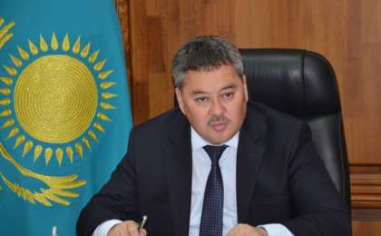 阿克托别市新市长走马上任