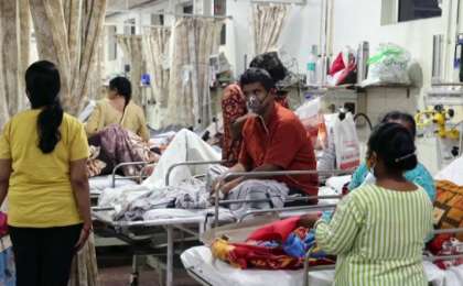 Үндістанда вирустан көз жұмғандардың денесі өзенге тасталып жатыр