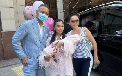 Төртінші рет қызды болған Баян Мақсатқызы перзентханадан шықты