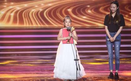 8岁哈萨克小演员荣获上哈国际电影节新人奖