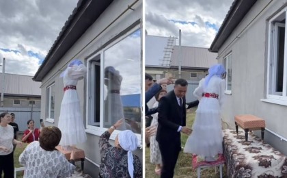 «Мәйітті солай шығаратын еді». Келіндерінің бірін терезеден кіргізген ененің әрекеті талқыға түсті (ВИДЕО)