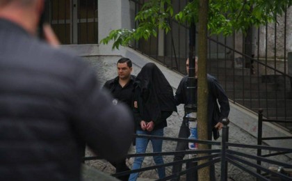 14 жасар жасөспірім мектепке қарумен келген: 9 адам қаза тапты