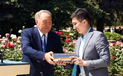 首任总统在阿拉木图设置留给后人的时间胶囊