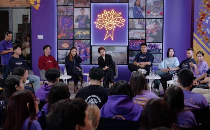 Аида Балаева “Жаңа адамдар” қозғалысының белсенділерімен кездесті