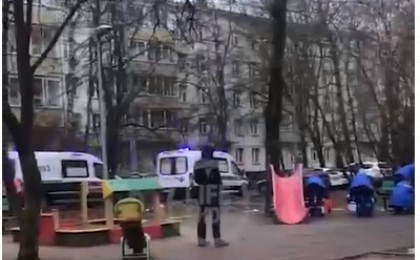 Ағасы інісін ұрып өлтірген: Алматыда ойын алаңында қайтыс болған бала туралы видео тарады