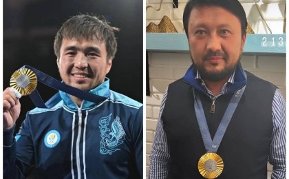 Мұхамеджан Тазабек Елдос Сметовтің медалын тағып, көзге түсті