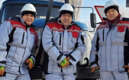 "МузАРТ" әншілері "құрылысшы" болып кетті