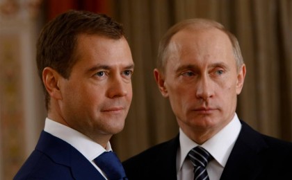 Медведев шетелге кетіп, Ресей билігін сынаған орыстардың әрекетін "сатқындық" деп атады